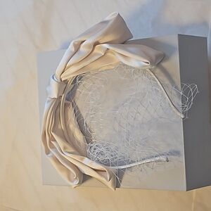 Veil headband. By Kristen Ess Hair